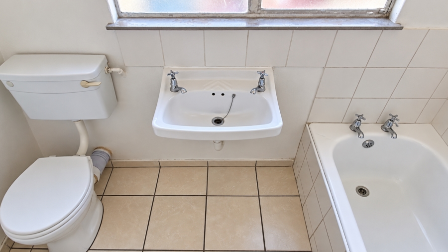 To Let 3 Bedroom Property for Rent in Groenvallei Western Cape